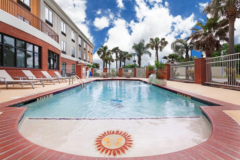 Holiday Inn Express Hotel & Suites Orange by IHG photo 30
