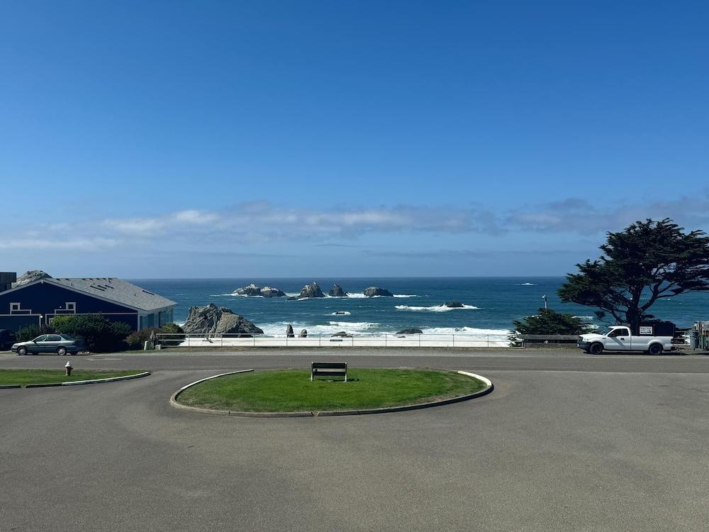 Sunset Oceanfront Lodging photo 84