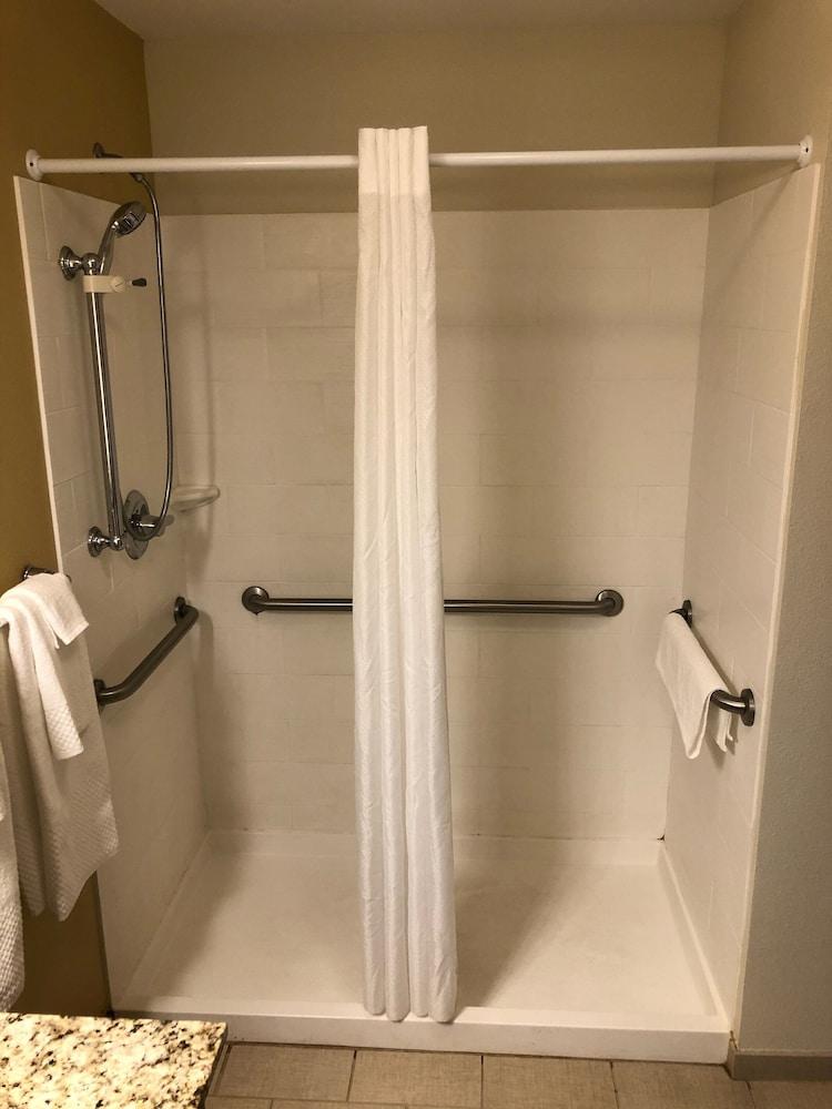 MainStay Suites Cartersville - Emerson Lake Point photo 17