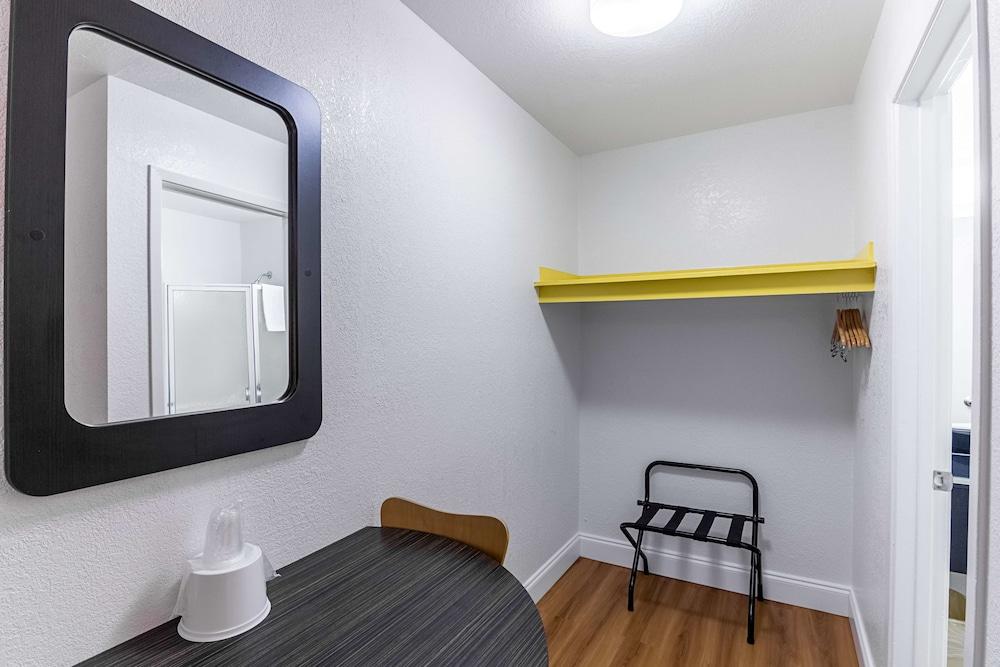 Motel 6 Pensacola, FL - Airport West photo 10