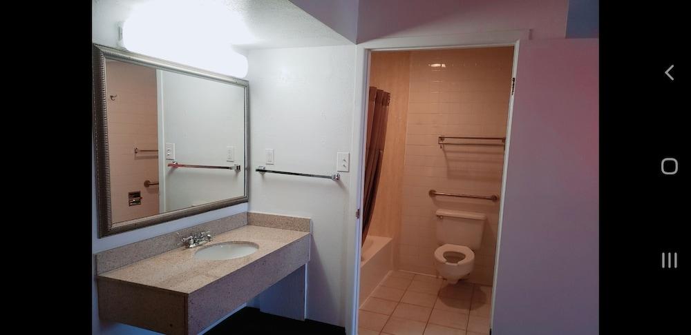 Motel 6 Canon City, CO photo 7