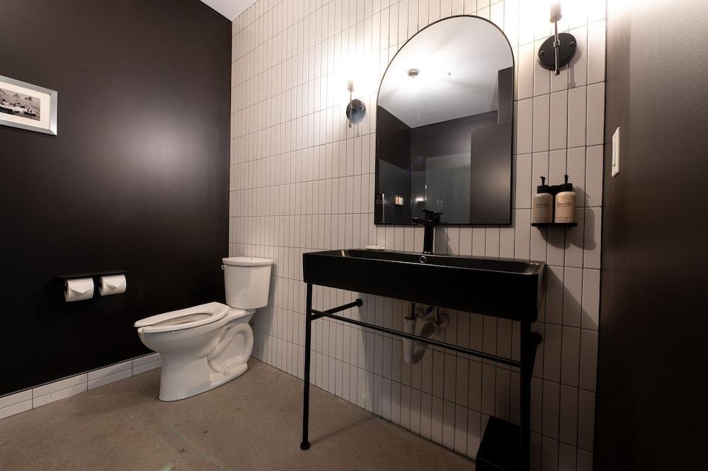 Arch and Cable Hotel photo 27