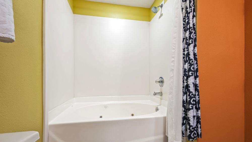 Wildwood Inn photo 37