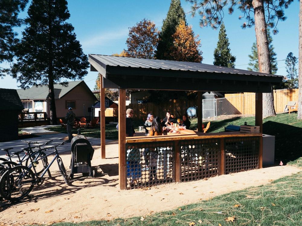 Summit View Inn photo 38