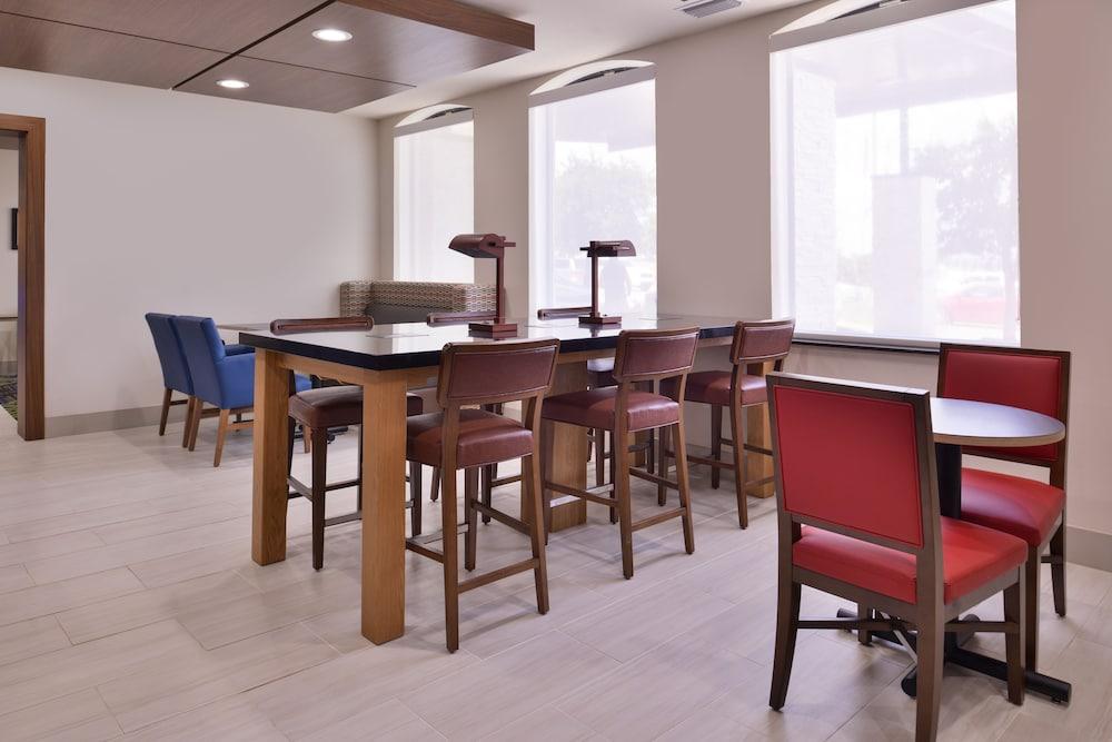 Holiday Inn Express Hotel & Suites Mesquite by IHG photo 33