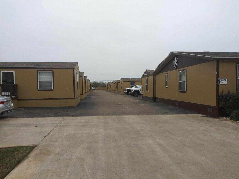 Cotulla Homes photo 4