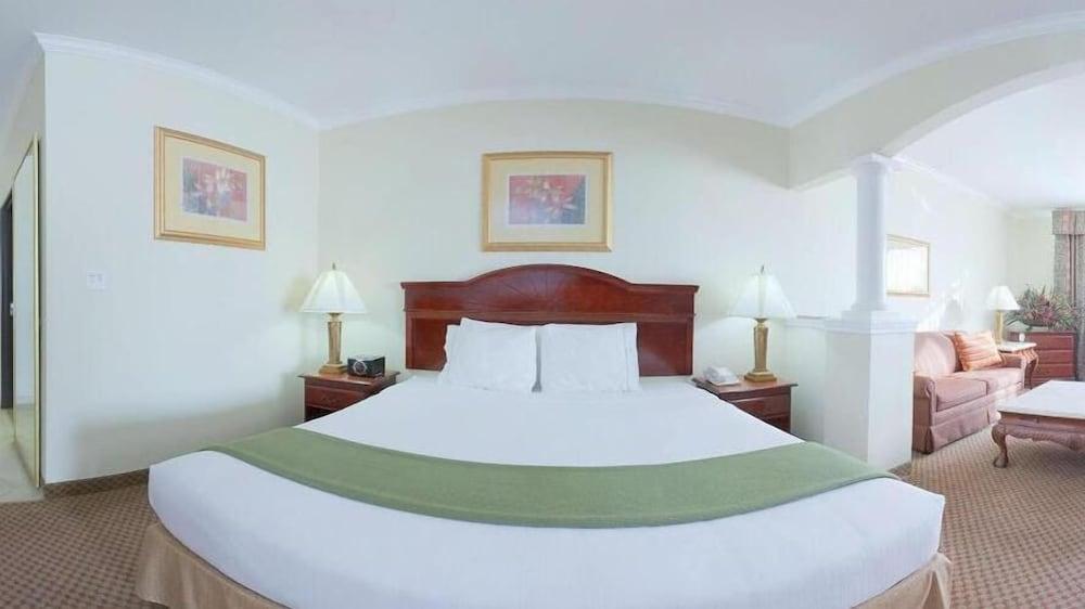 Holiday Inn Express & Suites Houston East, by IHG photo 17