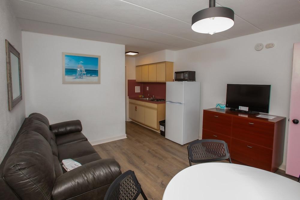 Alante Oceanfront Motel photo 3