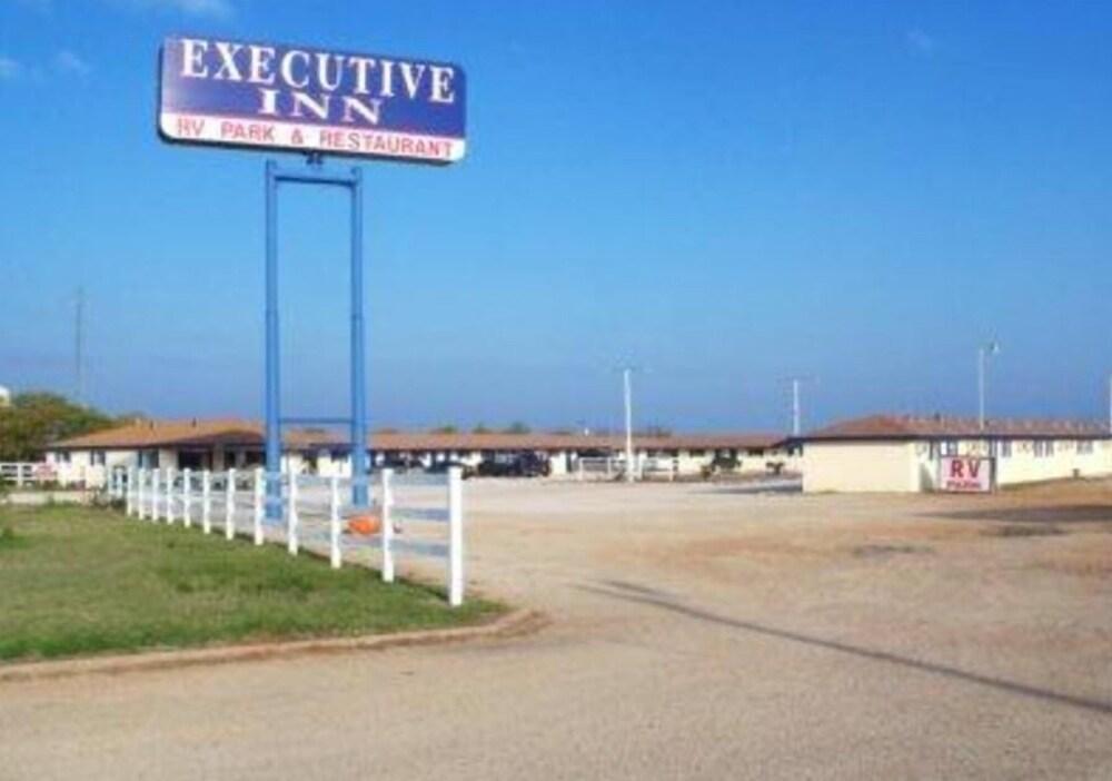 Executive Inn photo 1