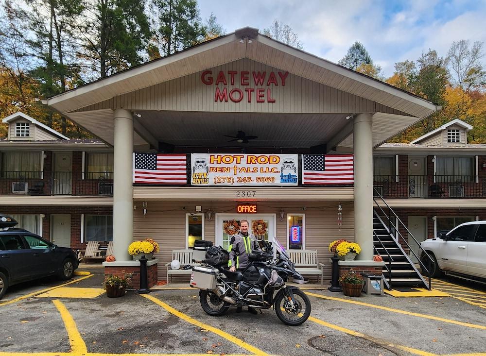 Gateway To The Breaks Motel photo 49