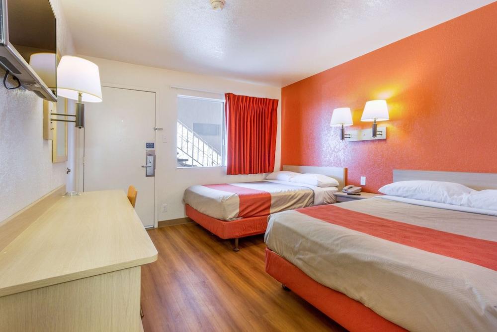 Motel 6 Phoenix North - Bell Road photo 13