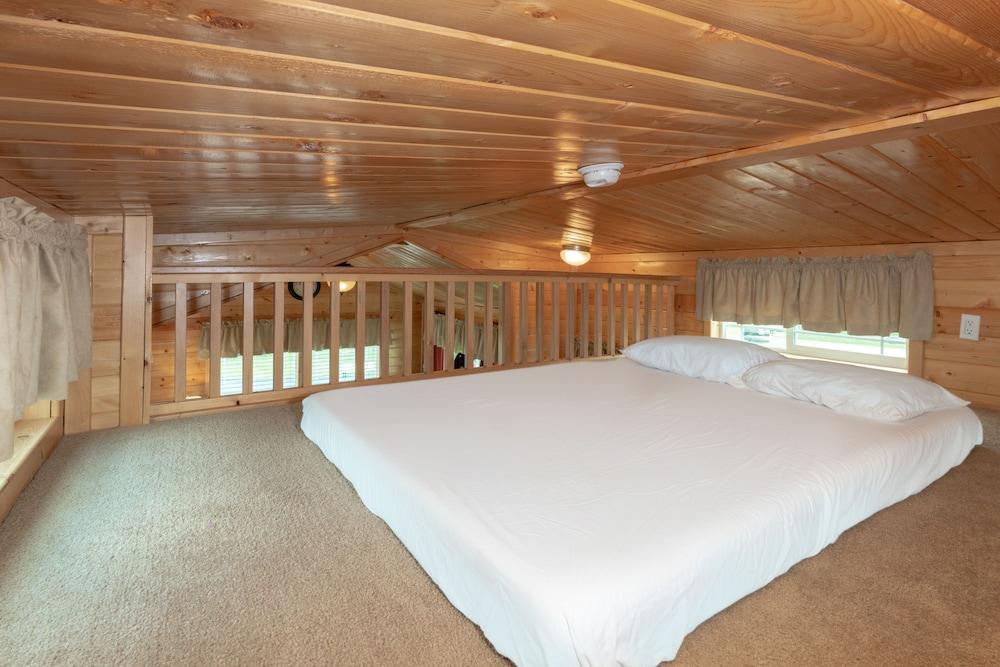 Sun Retreats Gun Lake photo 12