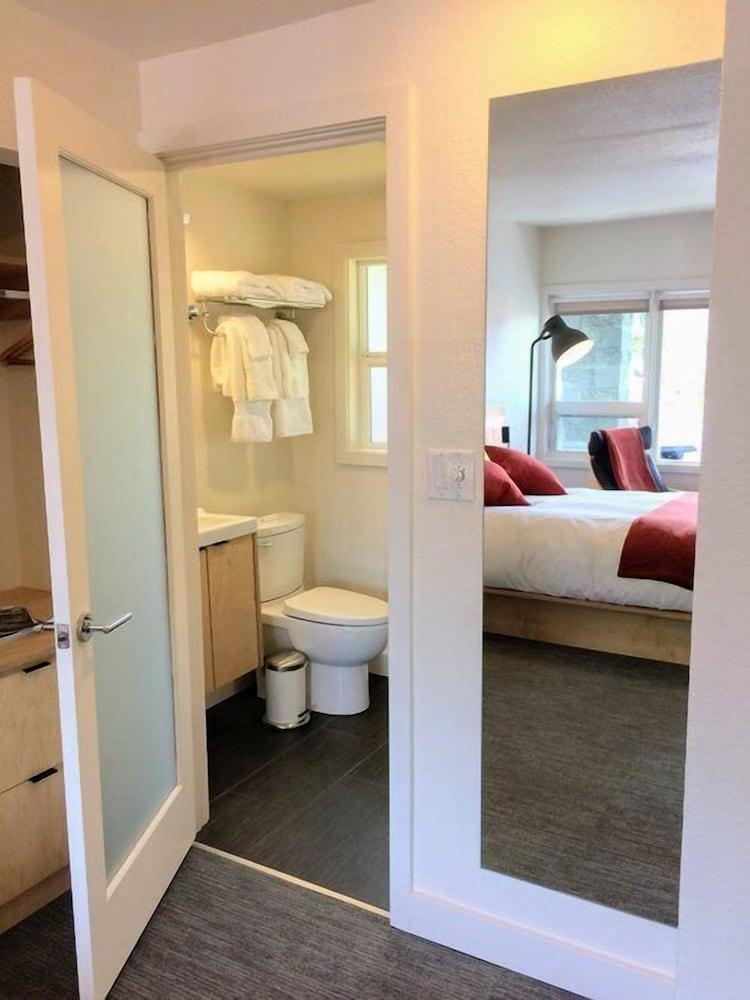 Heliotrope Hotel photo 54