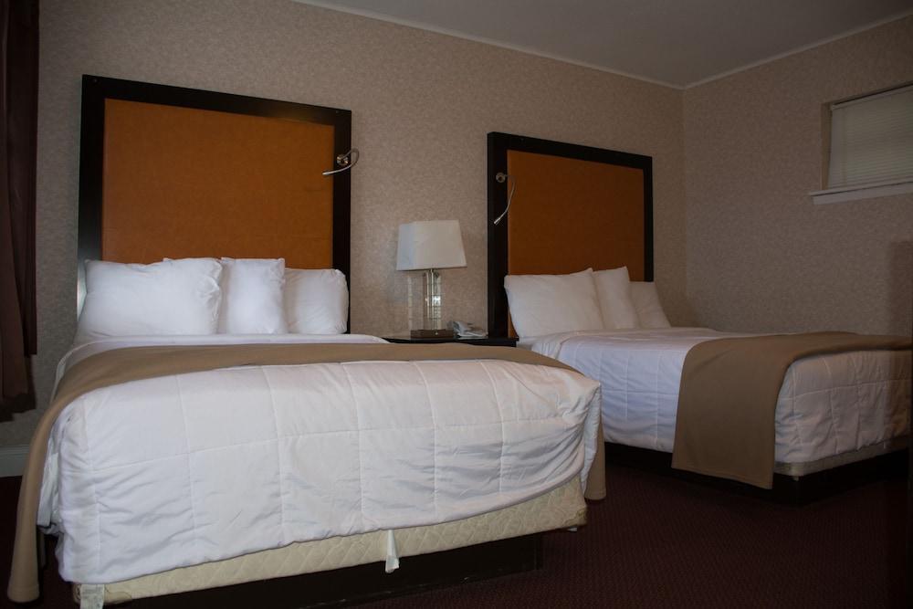 Atlantic Inn & Suites photo 54