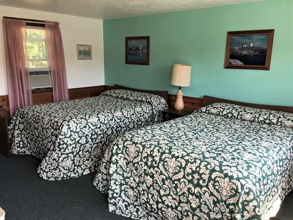 Bass River Motel photo 29