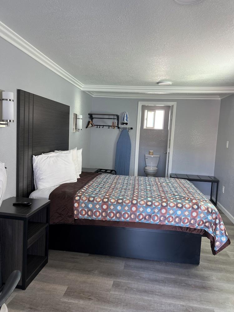 Sea Garden Inn photo 10
