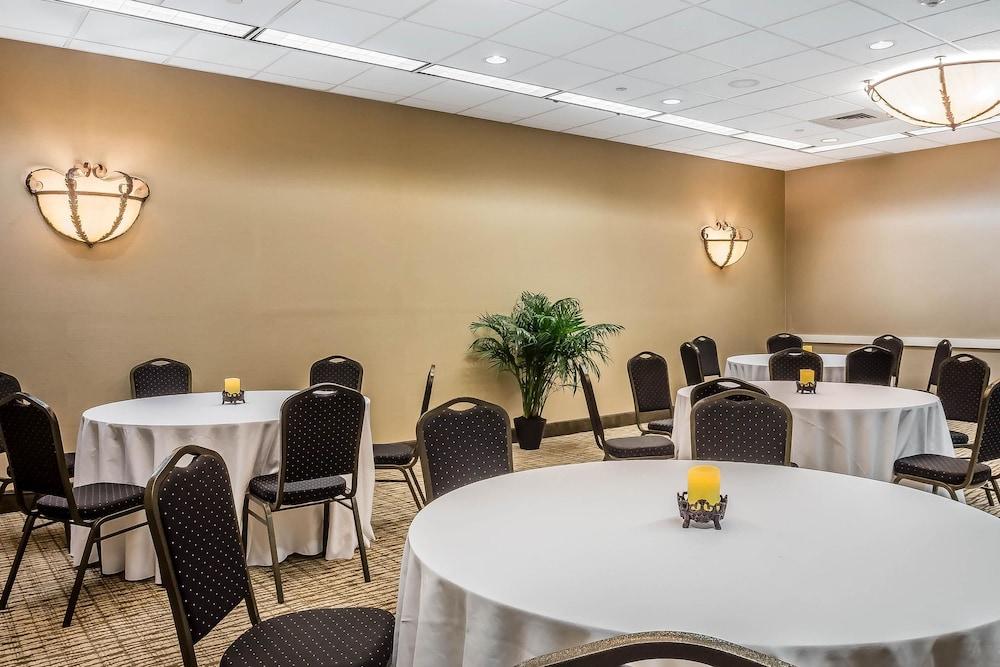 Comfort Suites Near Casinos Norwich-Uncasville CT photo 31