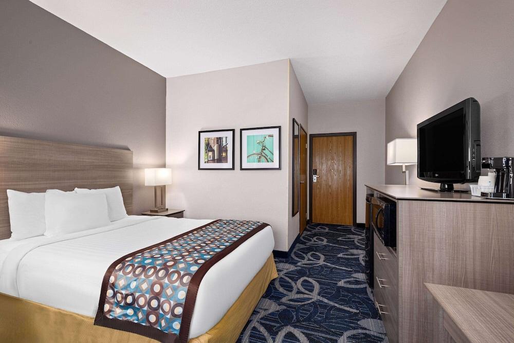 Baymont by Wyndham Waterloo photo 9