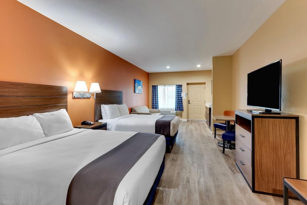 Captain's Quarters Inn photo 41