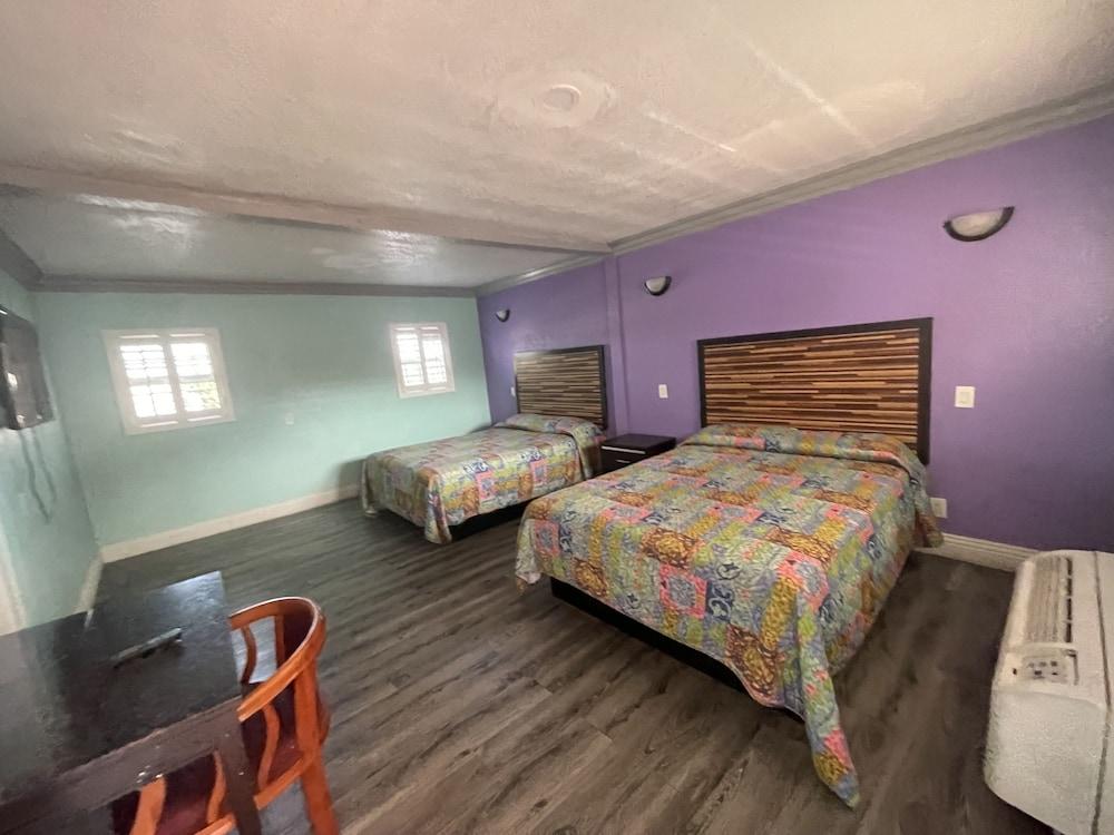 Economy Inn photo 10