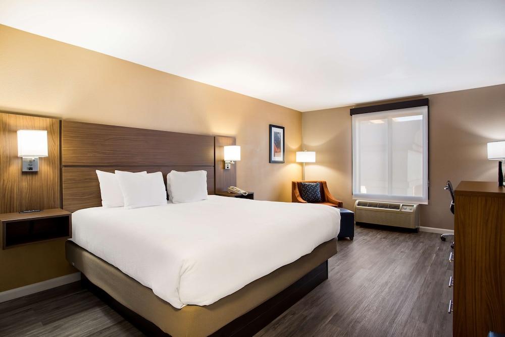 Best Western Gallup West photo 16
