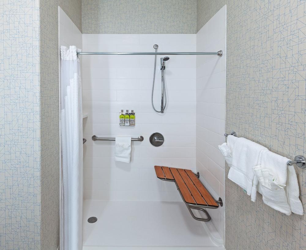 Holiday Inn Express and Suites Longview South I20 by IHG photo 19