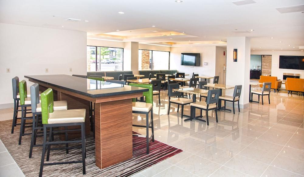 MainStay Suites Springfield IL photo 2