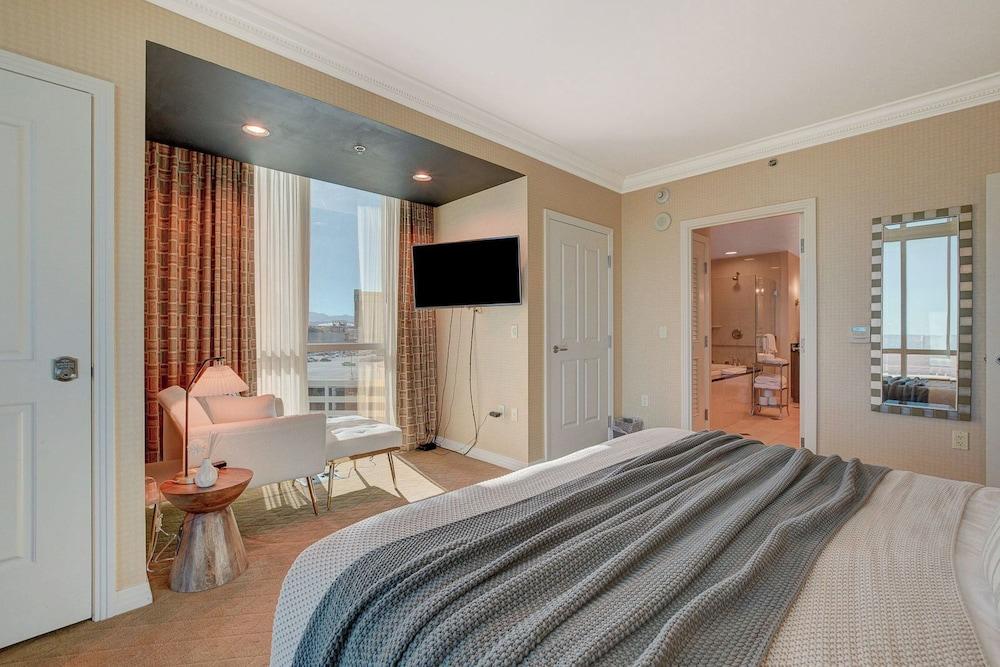 Suite Hub LV at Signature Sphere View photo 60