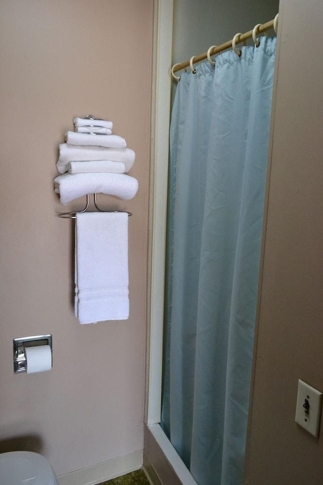 Innkeeper Motel photo 60