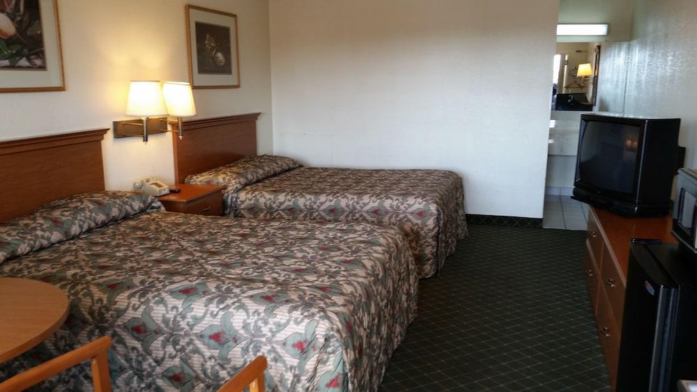 Economy Inn photo 30