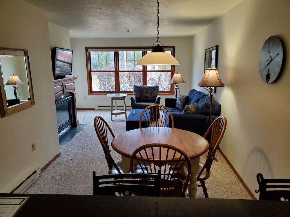Bridgeport Waterfront Resort photo 7