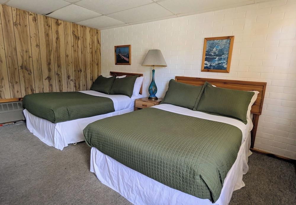 Cool City Motel photo 23