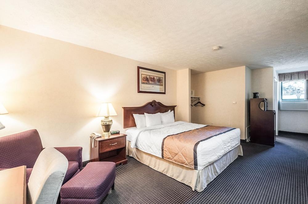 Rodeway Inn & Suites Charles Town photo 38