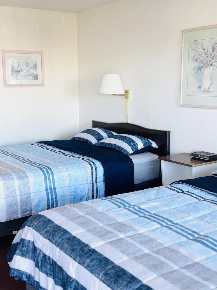 The Davenport Motel photo 14