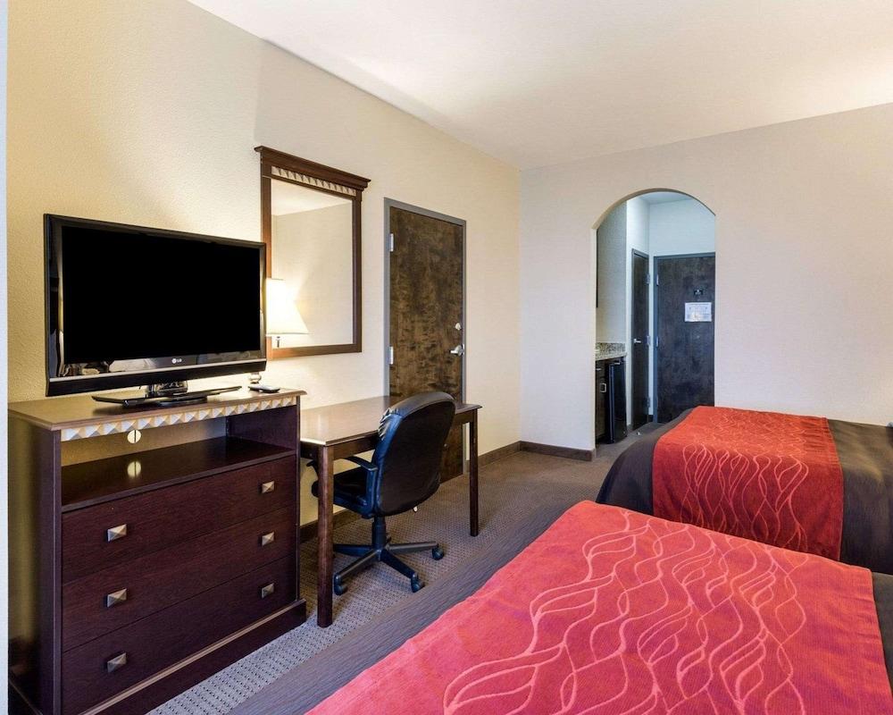 Comfort Inn & Suites Winnie photo 7
