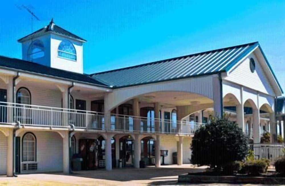 Americana Inn photo 18