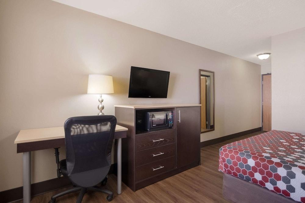 Econo Lodge Grand Forks near University photo 19