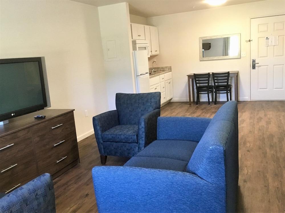 Stay Plus Extended Stay Suites photo 35