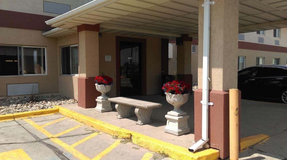 Econo Lodge Fargo - West Acres photo 9