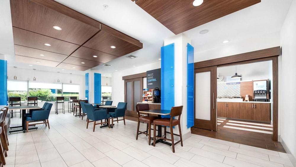 Holiday Inn Express Hotel & Suites Conroe I-45 North by IHG photo 24
