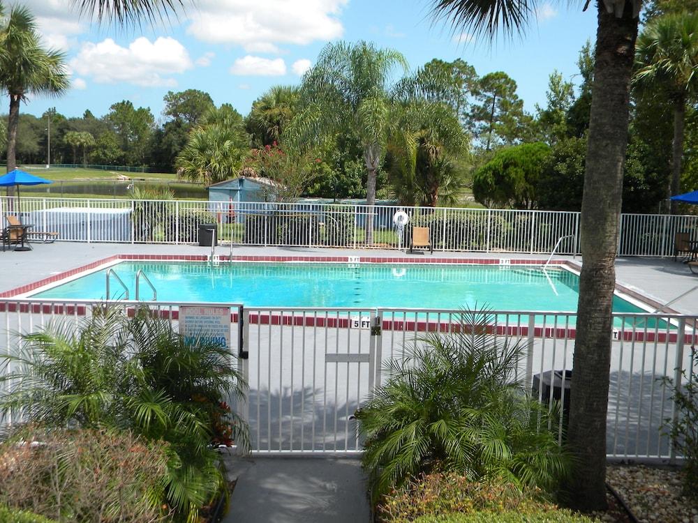 Econo Lodge Daytona Beach - Speedway photo 64