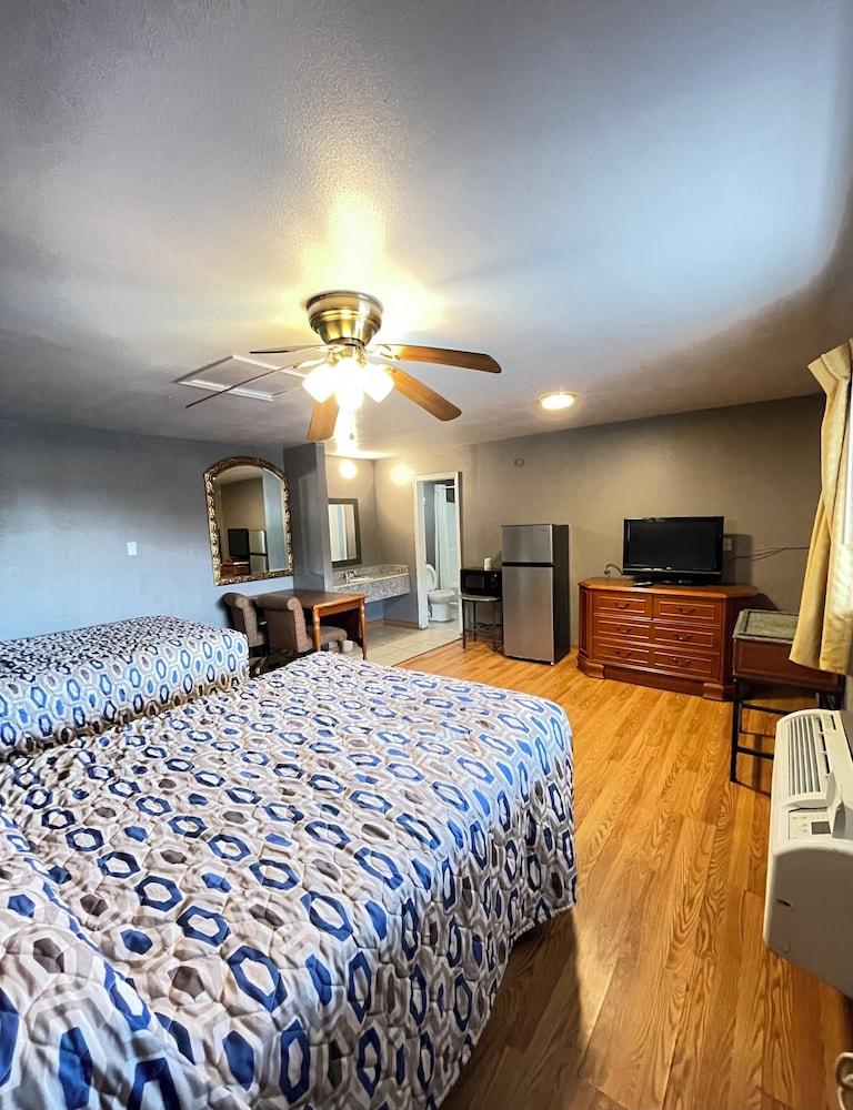 Westerner Motel photo 11