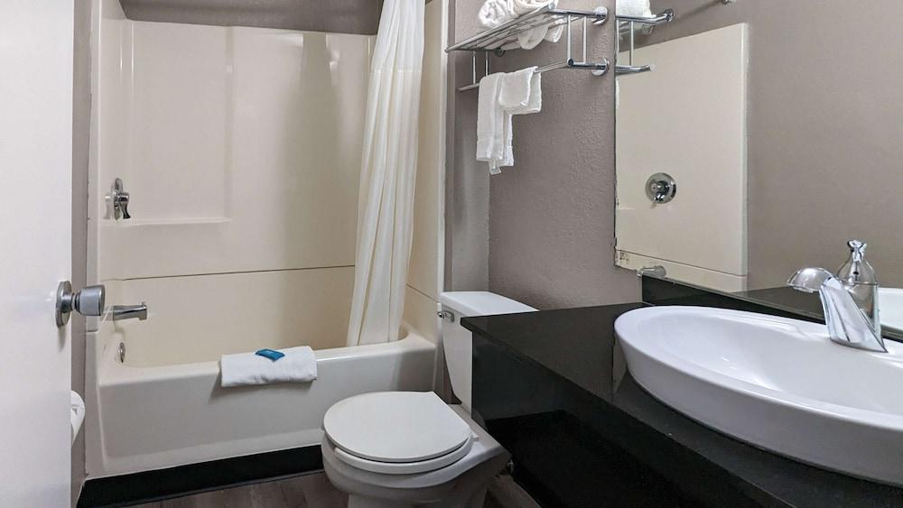 Motel 6 Danvers, MA - Boston North photo 3