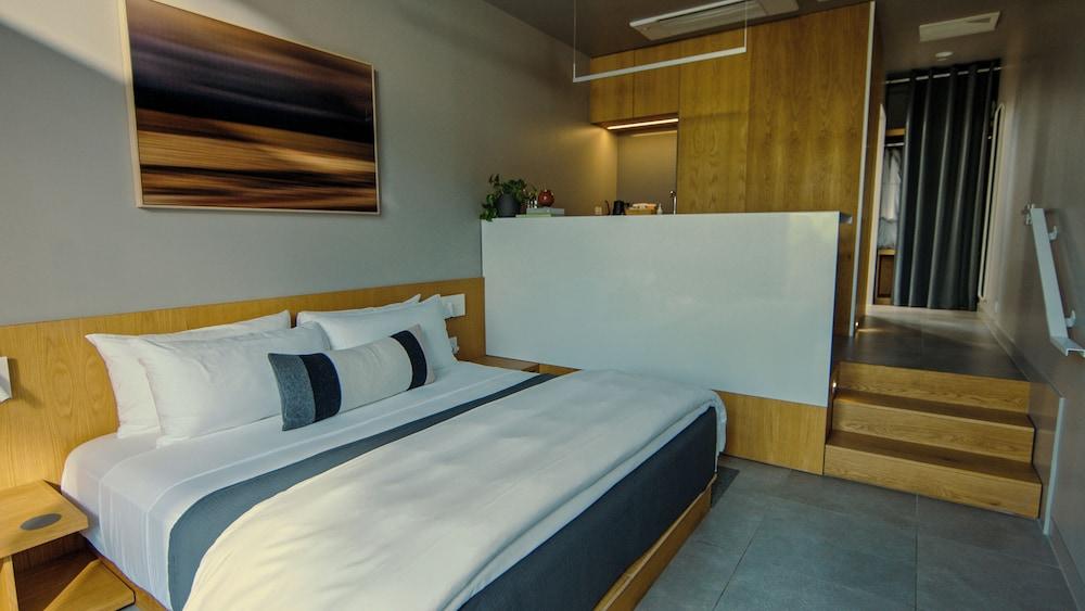 Frame Hotel - SoCo photo 18