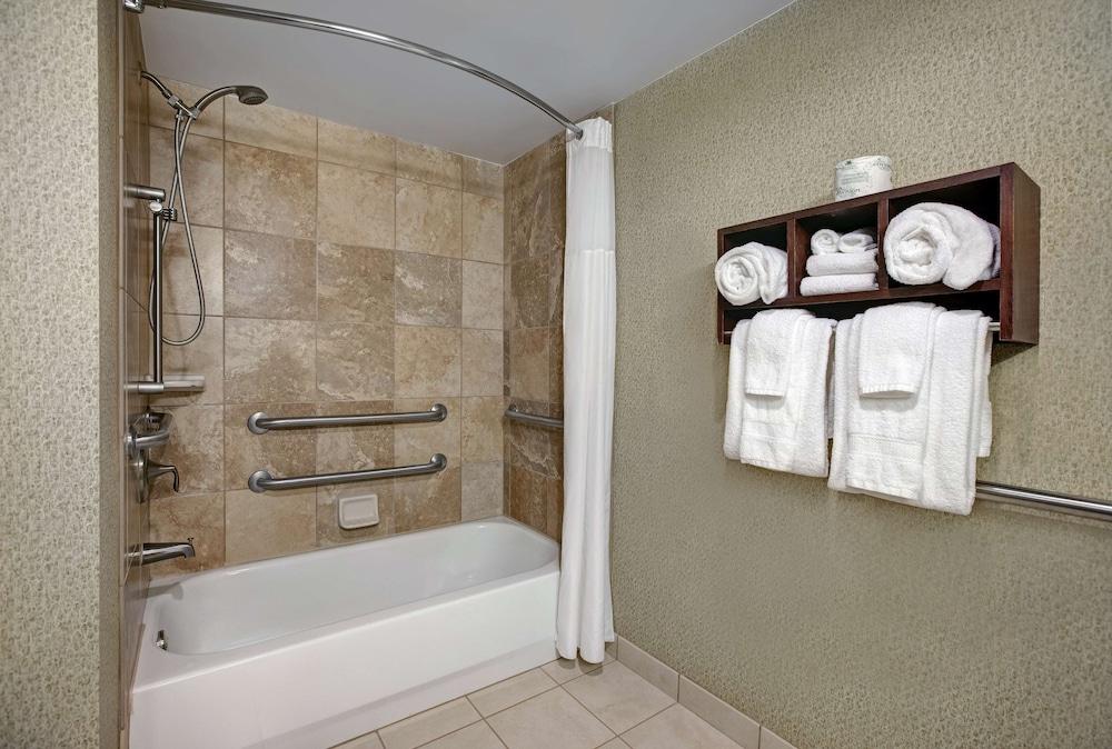Hampton Inn Greenville I-385 - Woodruff Rd. photo 17