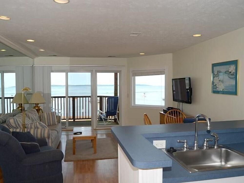 Beach Condominium Hotel photo 54