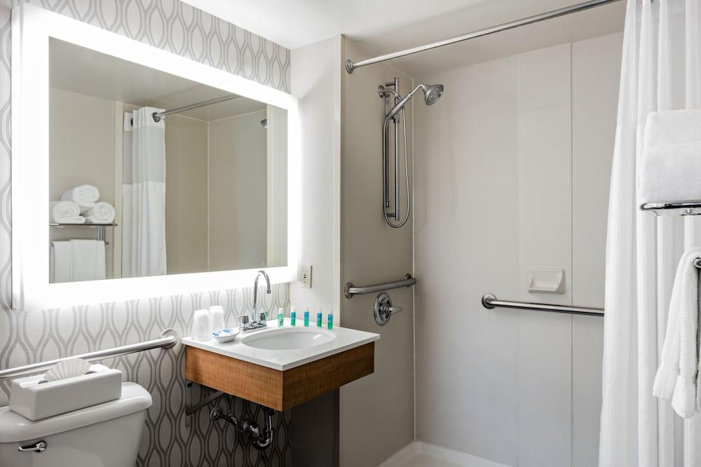 Holiday Inn Express Brooklyn, an IHG Hotel photo 15