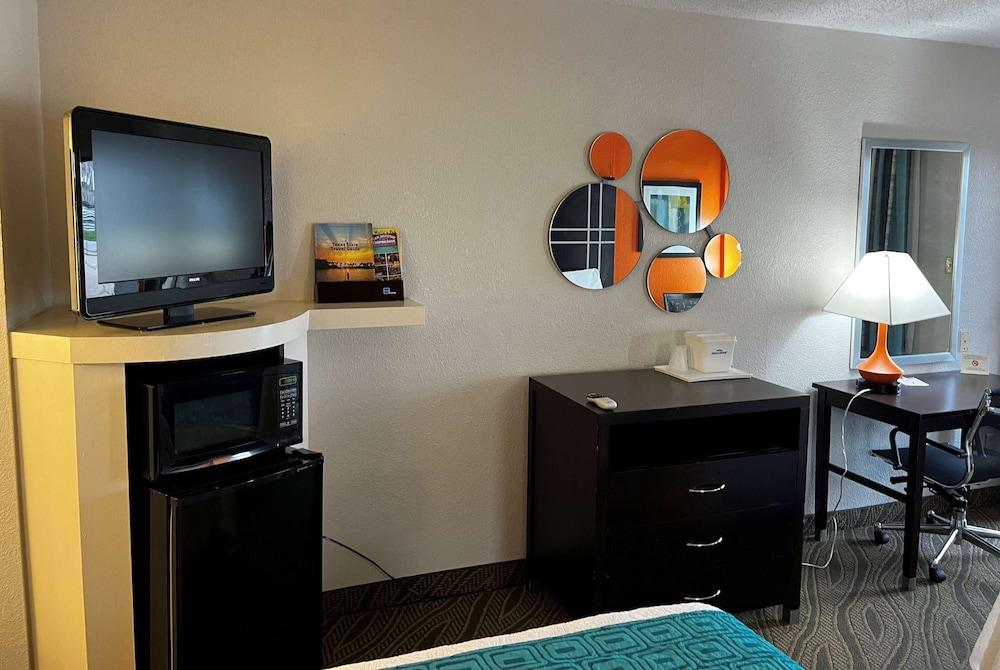 Howard Johnson by Wyndham Houston Heights/Downtown photo 10