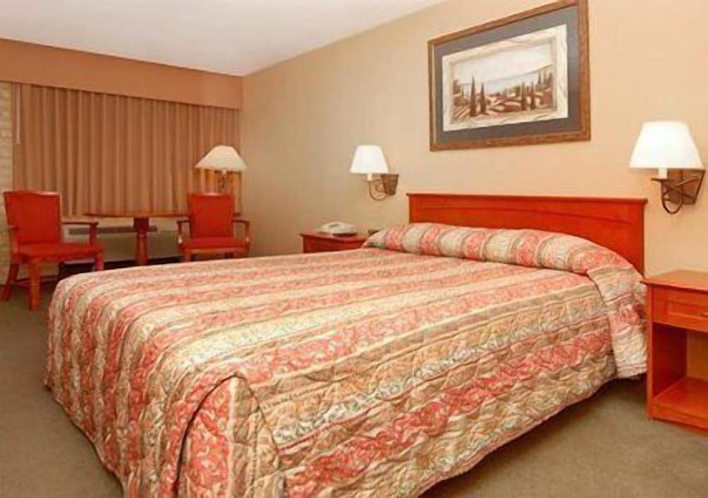 Econo Lodge Downtown photo 5