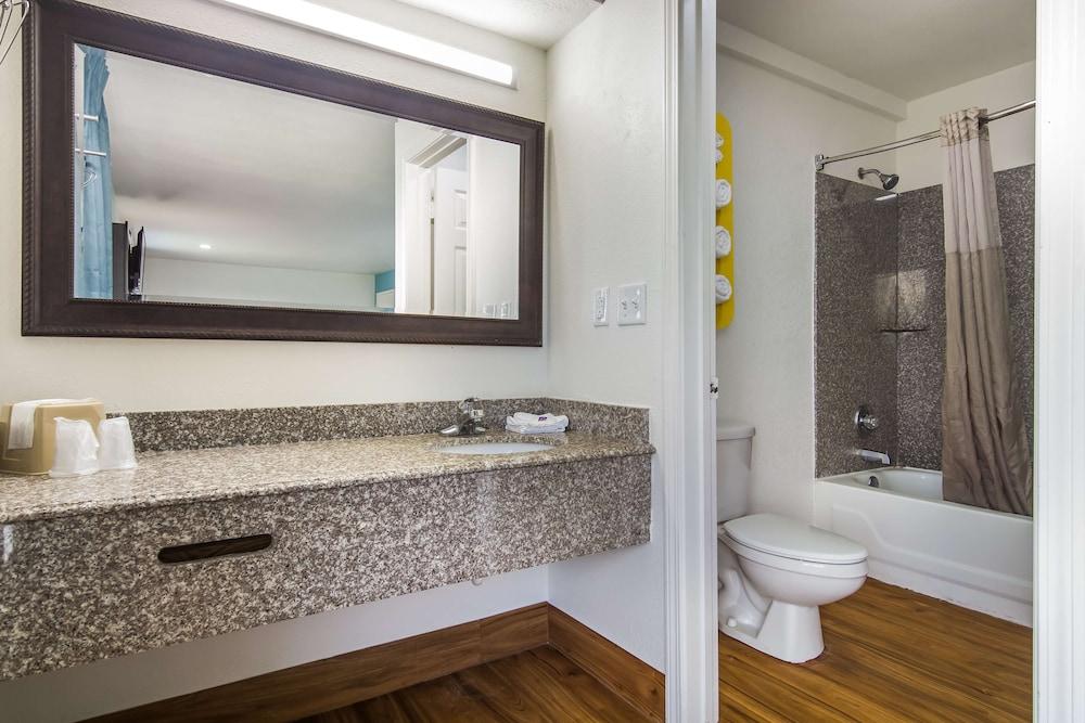 Motel 6 Pensacola, FL - NAS photo 13